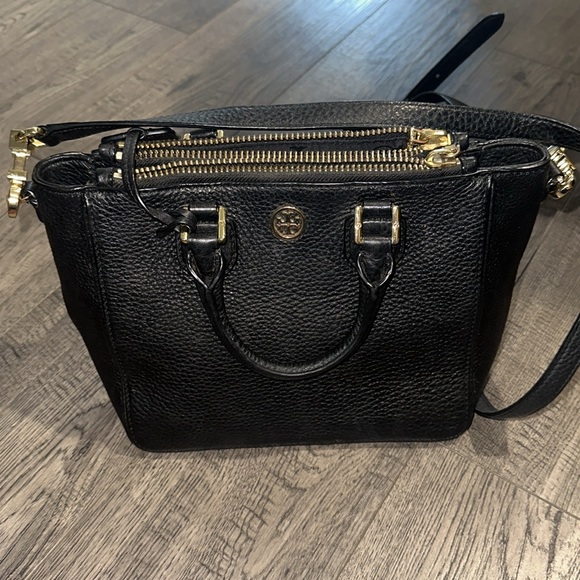 Tory Burch Robinson Pebbled Square Tote/crossbody - Picture 6 of 16